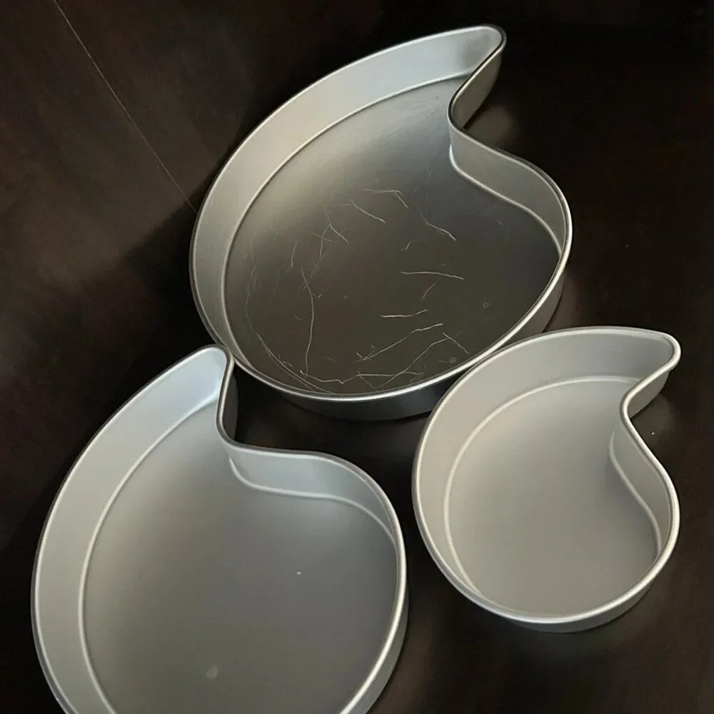 Wilton Performance Pans 3-Piece Paisley Cake Pans